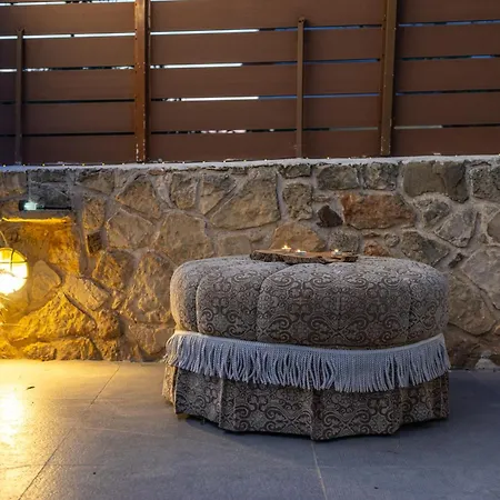 Villa Olive & Stone