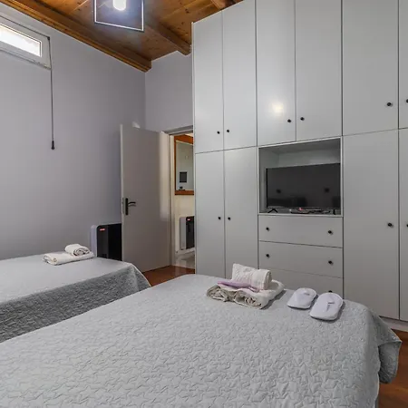 Villa Olive & Stone Loutraki (Corinthia)