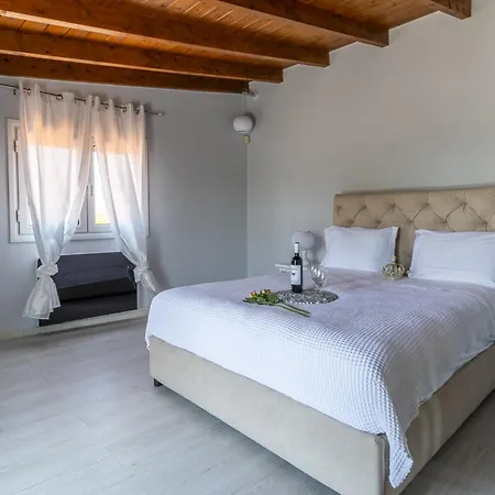 Villa Olive & Stone *