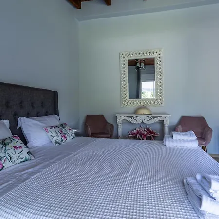 Olive & Stone Villa Loutráki