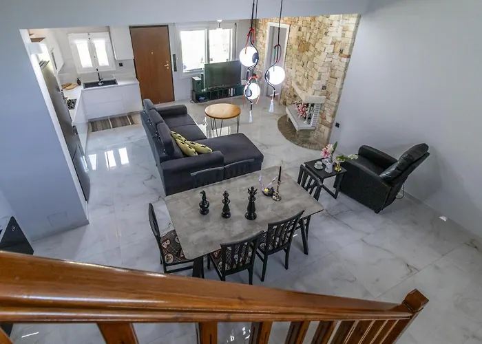 Olive & Stone Lutráki