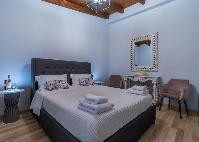 Olive & Stone * Lutráki