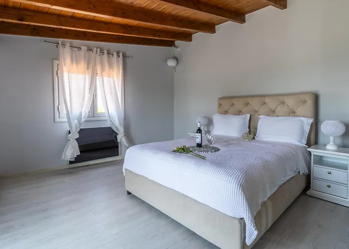 Villa Olive & Stone *