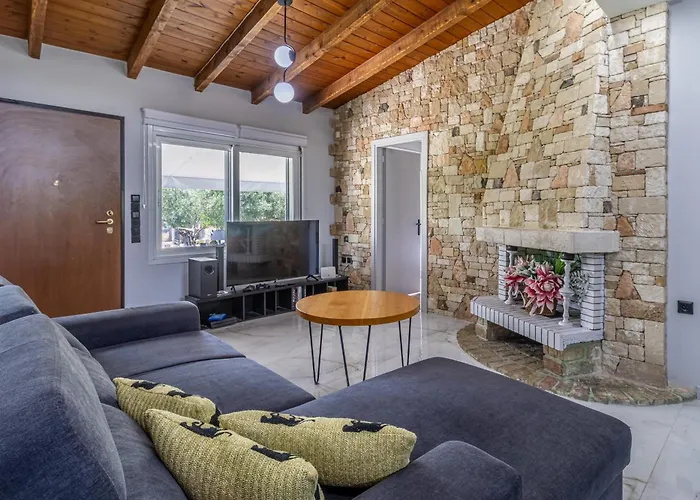 Olive & Stone Lutráki